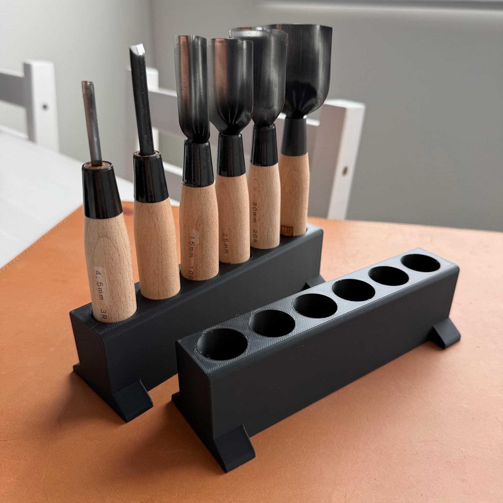 Six corner round knives in the storage stand