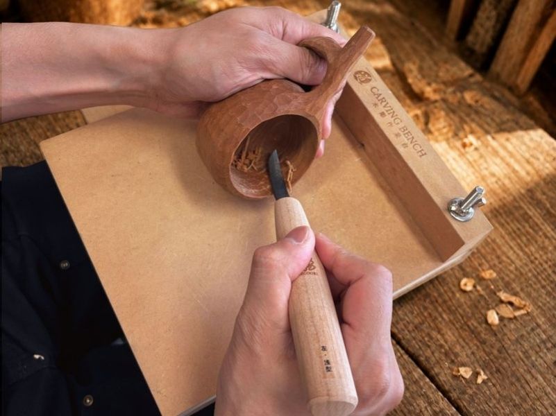 Carving the inside of a kuksa with the deep hook knife