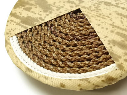 Close-up of the twisted paper cord core beneath the bamboo sheath